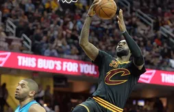 LeBron James et Kevin Love repoussent des Hornets accrocheurs
