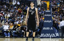 Non retenu par San Antonio, Boban Marjanovic part aux Pistons