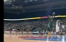 NCAA Dunk Contest 2009 : Tony Danridge et Charlie Coley III ont enflammé le concours !