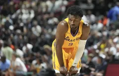 Bronny James ne devrait pas suivre son père aux Sixers