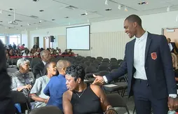 Rajon Rondo fait lui aussi un geste pour une école de sa ville natale