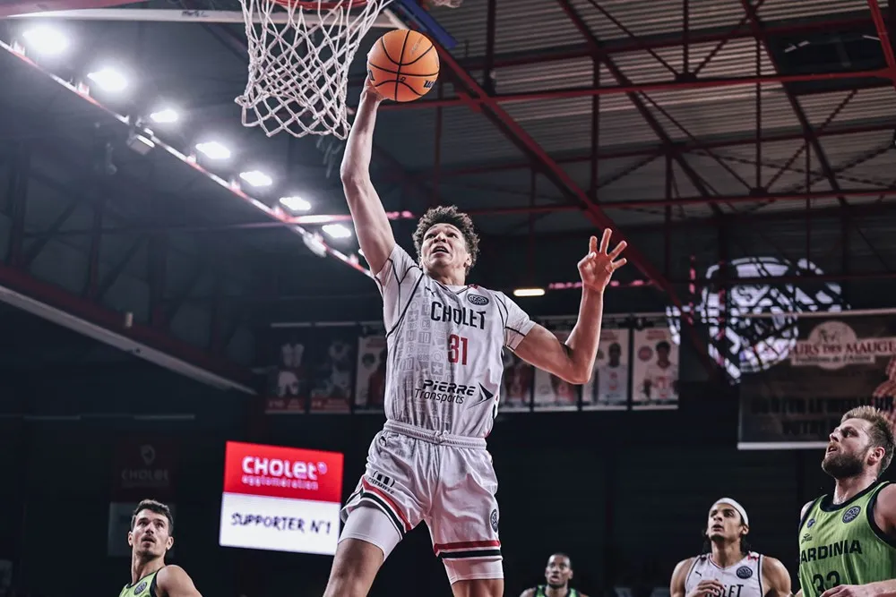 Tidjane Salaün avec Cholet Basket