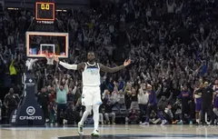 Au buzzer, Julius Randle sauve les Wolves face aux Suns !