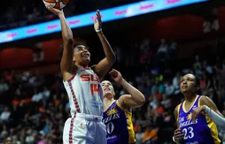 Kelsey Plum éclipse le Sun