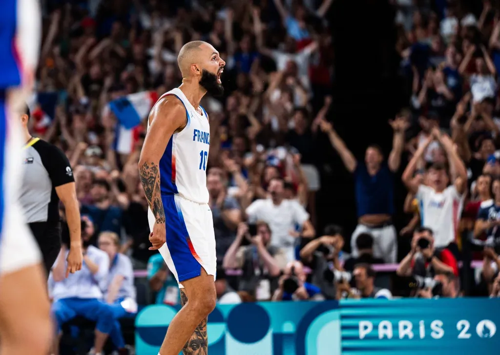 Evan Fournier avec l'Equipe de France