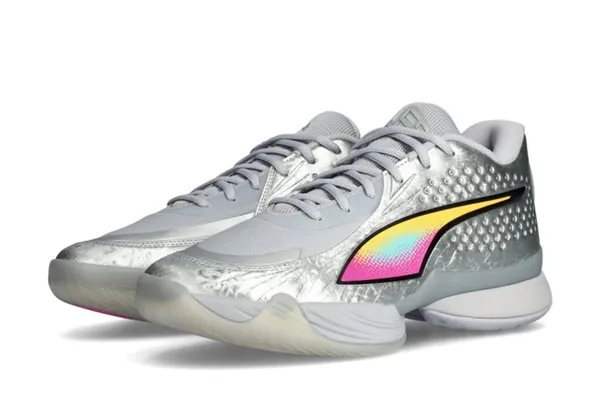 Un coloris « Luminous » pour la Puma Stewie 5