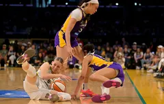 Le trio Allemand-Burrell-Hamby maintient les Sparks en vie