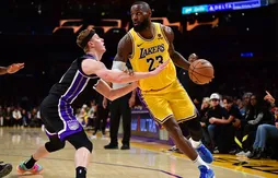 LeBron James toujours gêné par sa cheville gauche