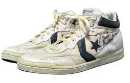 Enchères : des Converse portées par Michael Jordan aux JO de Los Angeles