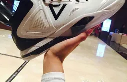 De nouvelles images de la TP9-III, la prochaine chaussure de Tony Parker