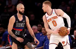 Le MVP de la nuit | Donte DiVincenzo félicité par Evan Fournier
