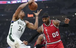 Giannis Antetokounmpo voit triple pour enfoncer les Blazers