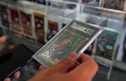 Un papy trafiquait de fausses cartes de Michael Jordan