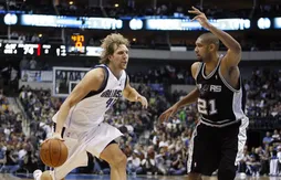 Le 22 mai 2006, Dirk Nowitzki et les Mavs passent l’obstacle Spurs