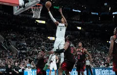 Victor Wembanyama (41 points, 16 rebonds) trop fort pour les Bulls