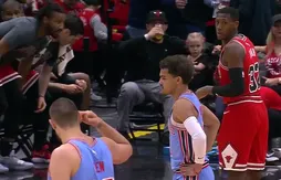 Trae Young expulsé pour un regard…