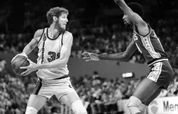 Le 5 juin 1977, un monstrueux Bill Walton menait Portland au titre NBA