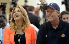 LA Lakers : le vice-président Jim Buss remet en question sa promesse de démissionner en cas d’échec