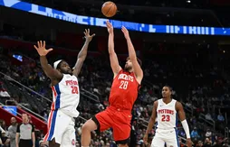 Les Rockets s’imposent sur le fil à Detroit