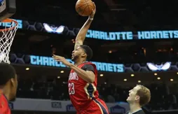 Anthony Davis vérifie toujours les rumeurs sur son compte