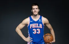 Filip Petrusev ne fait pas une croix sur la NBA