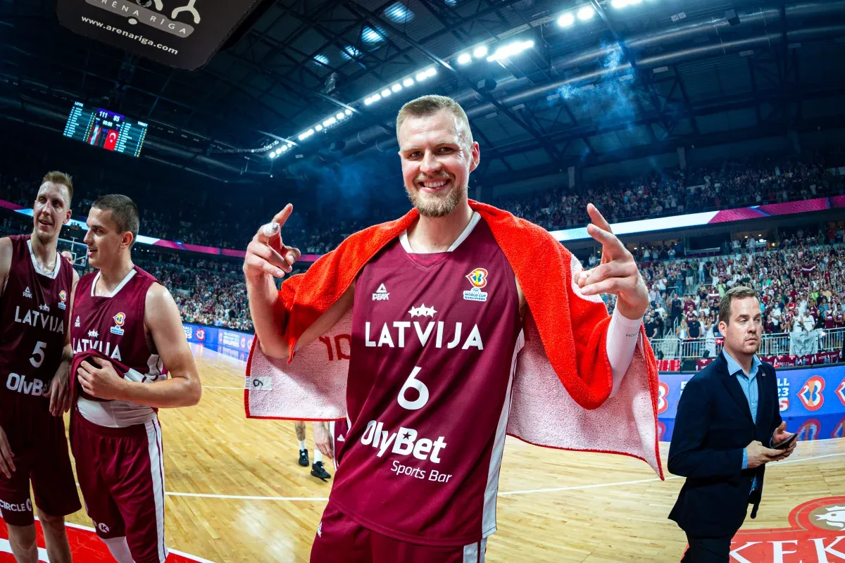 Kristaps Porzingis avec la Lettonie