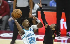 En prolongation, les Hornets s’offrent les Cavaliers