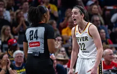 Caitlin Clark furieuse après un contact non sifflé