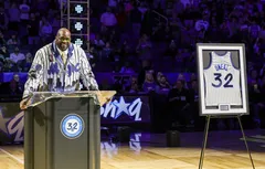 Comme bientôt Vince Carter, ces joueurs ont leur maillot retiré dans plusieurs franchises