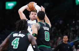Les Celtics écrasent les Mavericks pour une 10e victoire de suite