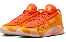 La Air Jordan 38 Low fonce à l’orange