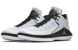 Du noir et blanc pour la Air Jordan 32 basse