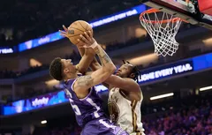 Charles Bassey rempile aux Warriors