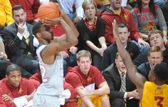 17 points et 19 rebonds pour Andrew Wiggins face à Iowa State