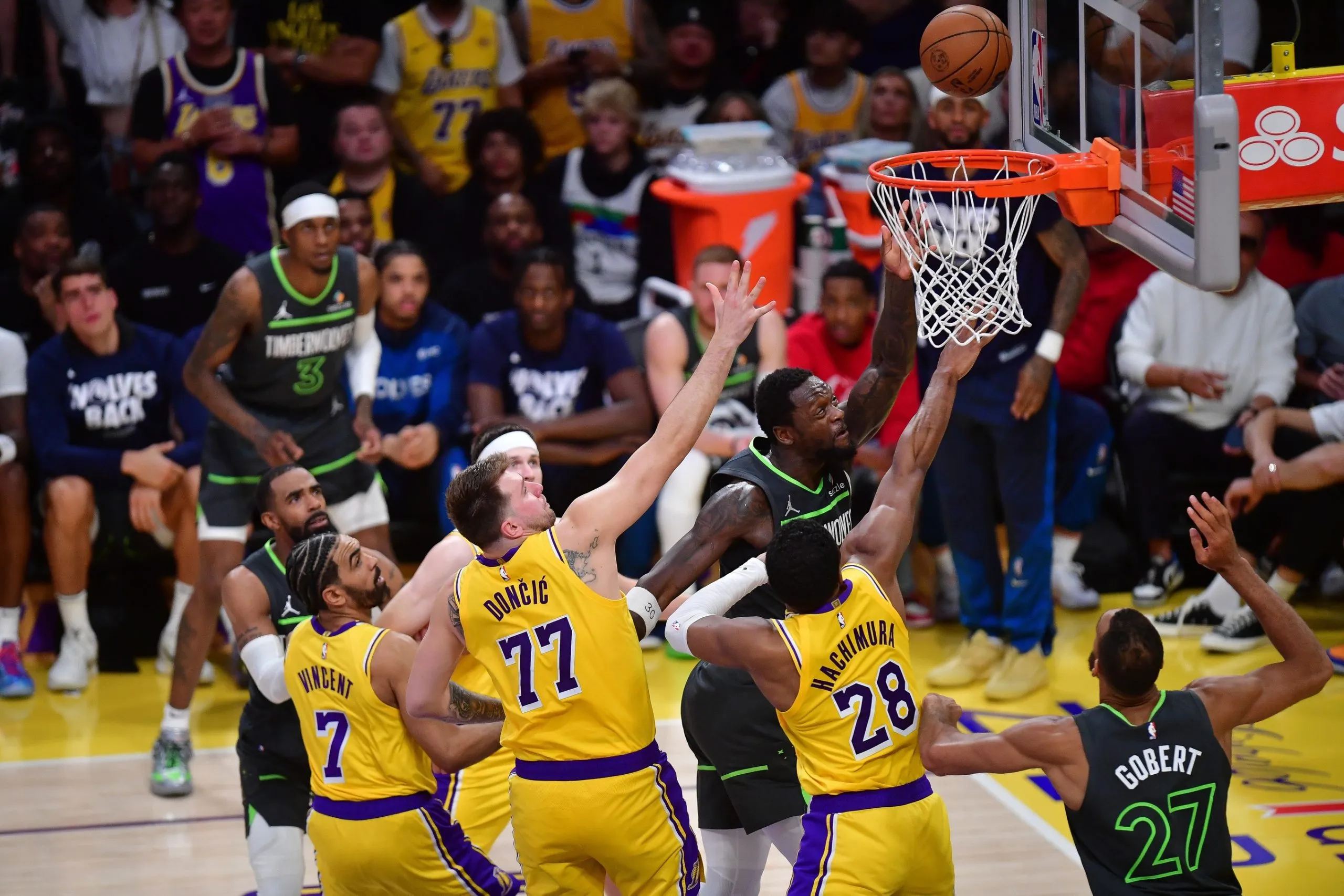 Julius Randle et les Wolves face aux Lakers