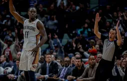 Holiday allume le feu face aux Sixers
