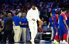 Sans jouer, Joel Embiid prend déjà une faute technique…