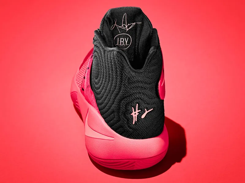 15-600_Nike_Kyrie_2_Detail_B-01_50812