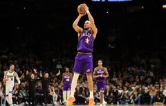 En feu derrière la ligne à 3-pts, les Suns rattrapent un peu les Kings
