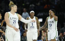 Natasha Howard et Kayla McBride refroidissent Chicago