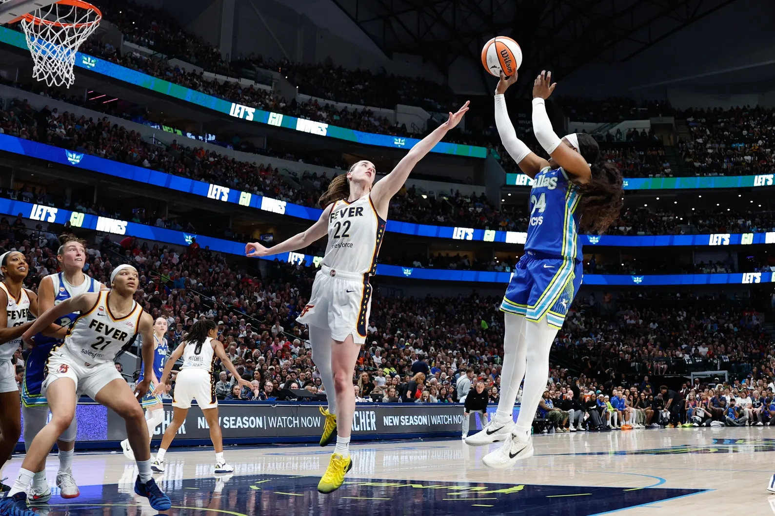 Arike Ogunbowale et les Wings stoppent la série du Fever