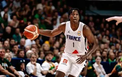 Frank Ntilikina avec Evan Fournier à l’Olympiakos ?