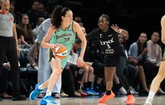 Breanna Stewart impériale, le Liberty frappe fort chez les Lynx