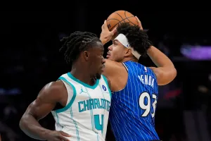 Jamahl Mosley : « Noah Penda sent et pense bien le jeu »