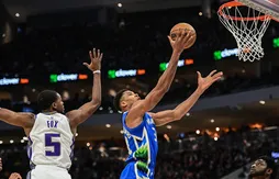 Giannis Antetokounmpo et Jrue Holiday font craquer les Kings