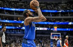 Derrick Jones Jr. a le permis de shooter