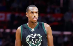 Khris Middleton reste à Milwaukee pour accomplir une mission