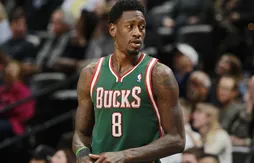 Milwaukee : Larry Sanders ravi de jouer les grands frères