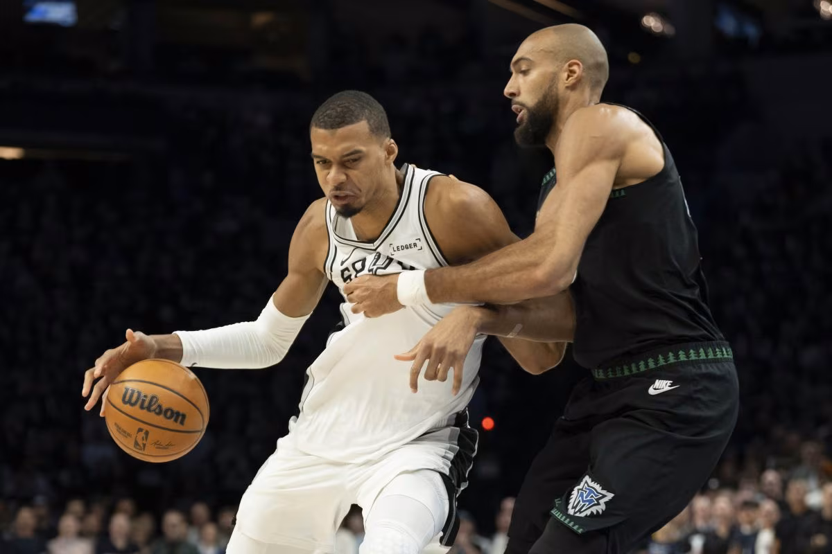 Victor Wembanyama et Rudy Gobert dans le meilleur cinq défensif de la saison !