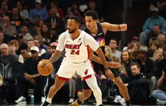 Norman Powell fait le dos rond